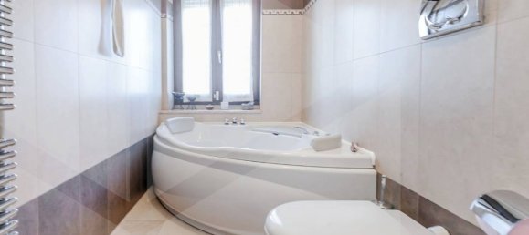 3 rooms Apartment in Milan, Italy No. 241868 41