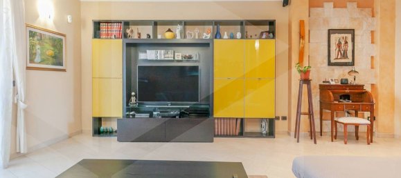 3 rooms Apartment in Milan, Italy No. 241868 8