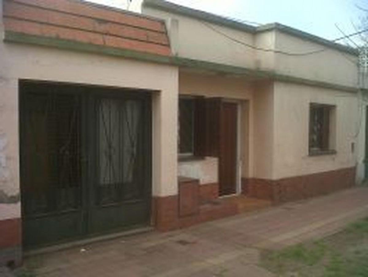 Casa de 2 dormitorios en Lomas de Zamora, Argentina No. 55109