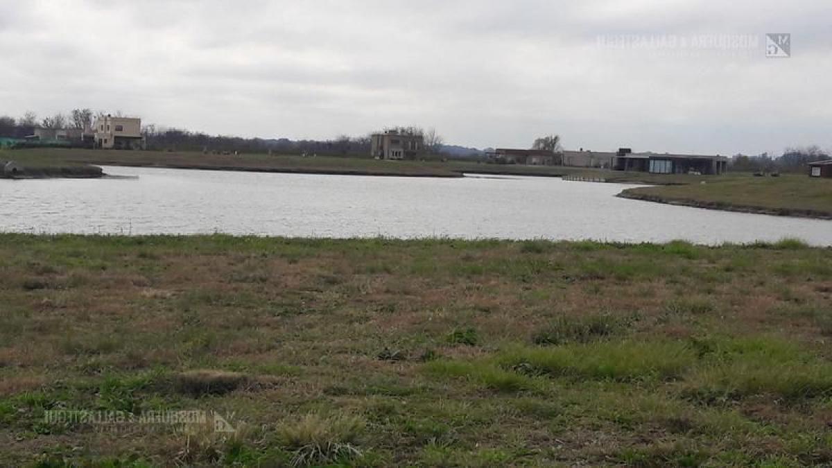  Land in Escobar, Argentina No. 114278