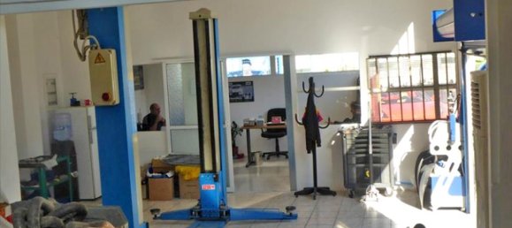 142m² Property in Vari, Greece No. 7980 4