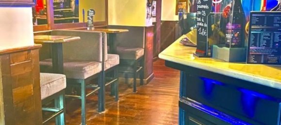 86m² Commercial property in Chantilly, France No. 82627 6