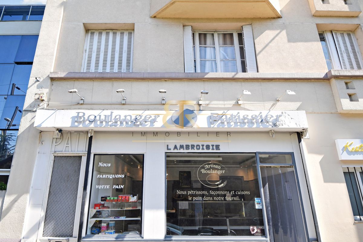 Imóvel comercial em Courbevoie, France 91 m² N.º 296579
