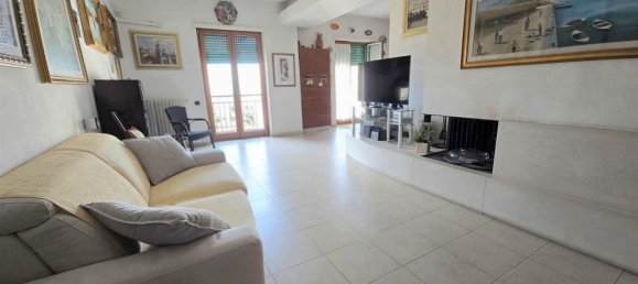 4 bedrooms Apartment in Salerno, Italy No. 348750 9