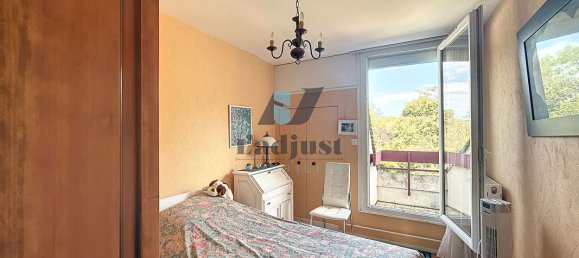 4 bedrooms House in Chartrettes, France No. 332371 8