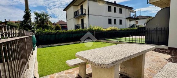 Apartamento de 2 dormitorios en Calcinate, Italy No. 381065 2