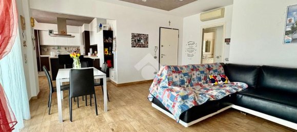 Apartamento de 2 dormitorios en Calcinate, Italy No. 381065 6
