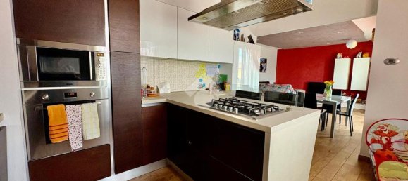 Apartamento de 2 dormitorios en Calcinate, Italy No. 381065 3