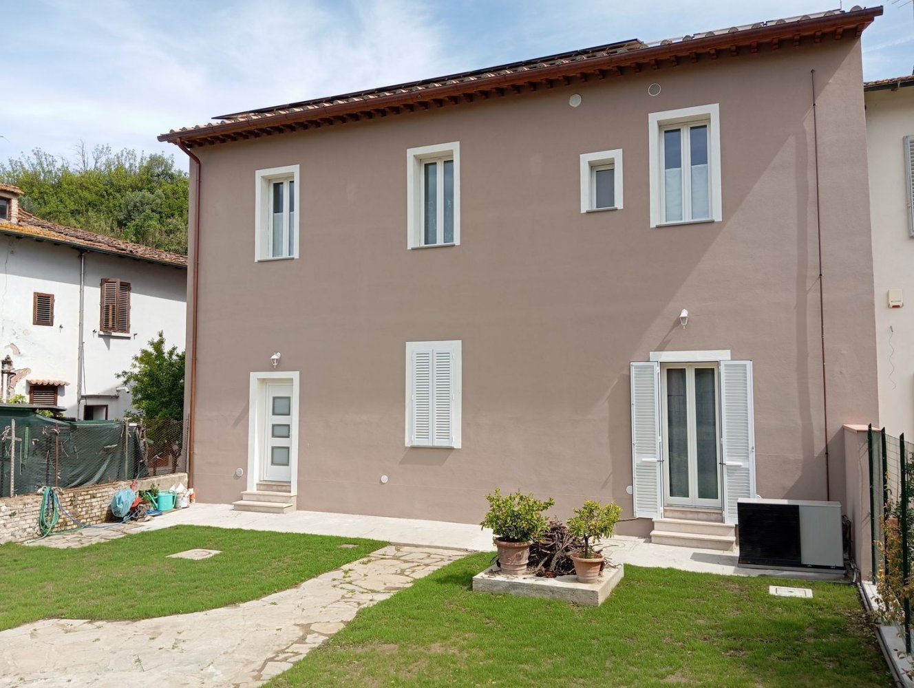 Villa T8 em Capraia e Limite, Italy N.º 372130