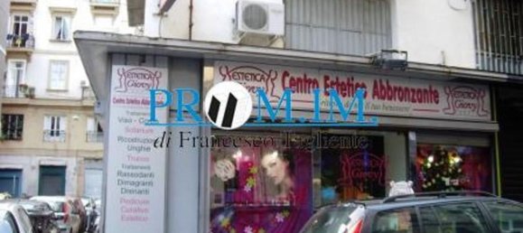 300m² Commercial property in Naples, Italy No. 317254 8