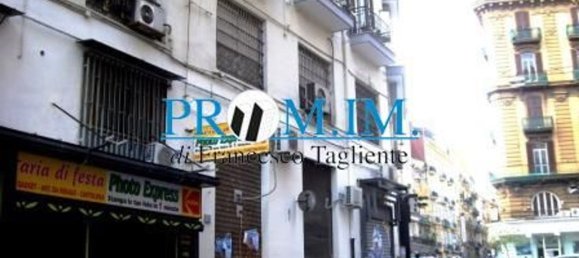 300m² Commercial property in Naples, Italy No. 317254 2
