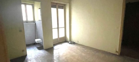 2 rooms Apartment in Turin, Italy No. 277902 2