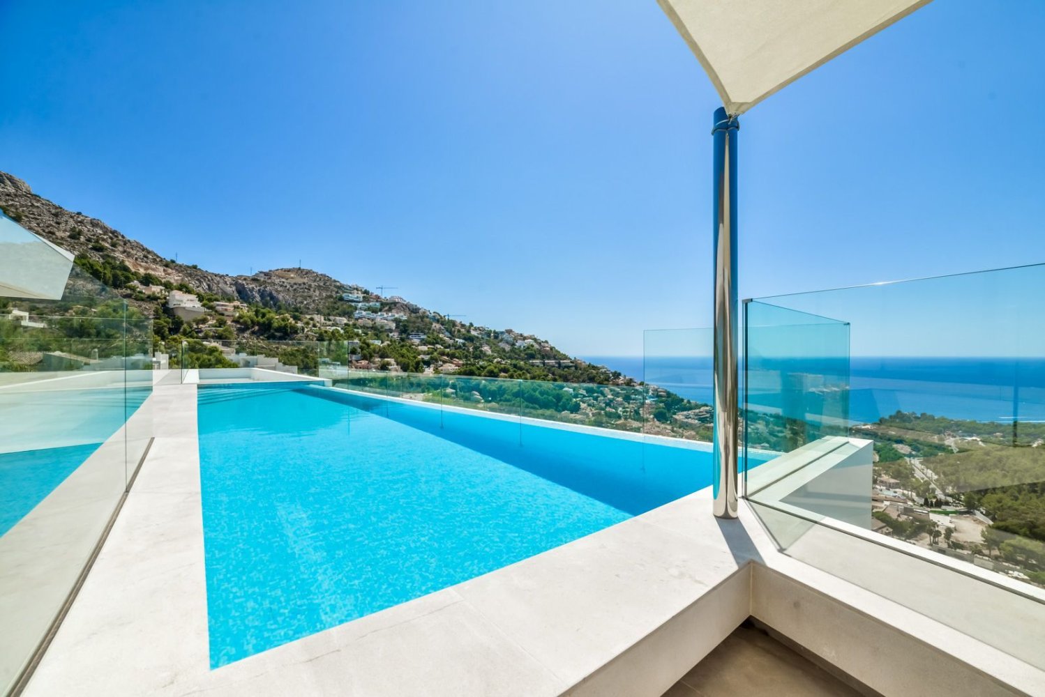 5 bedrooms Villa in Altea, Spain No. 11863