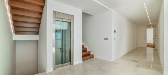 5 bedrooms Villa in Altea, Spain No. 11863 18