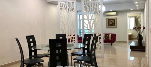 Apartamento de 3 dormitorios en Tay Ho, Vietnam No. 979 2