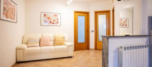 3 Schlafzimmer Wohnung in Naples, Italy, Nr. 339419 14