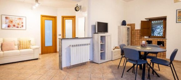 3 Schlafzimmer Wohnung in Naples, Italy, Nr. 339419 13