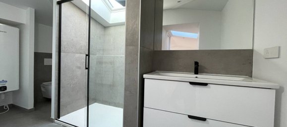 Apartamento de 2 dormitorios en Lille, France No. 51663 7