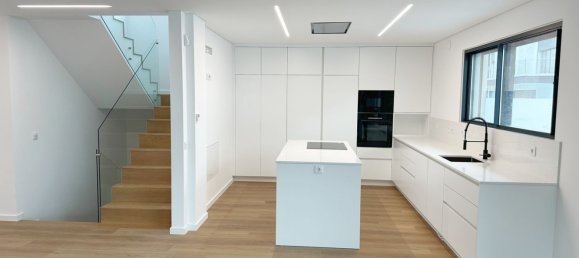 4 bedrooms House in Cascais, Portugal No. 132521 6