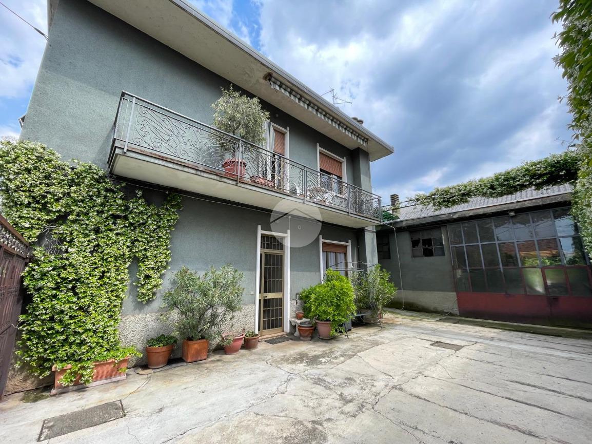 5 rooms Villa in Lissone, Italy No. 230583