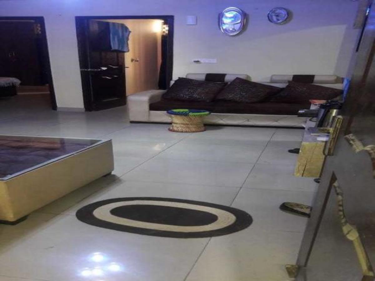 2 bedrooms House in Ghaziabad, India No. 15925