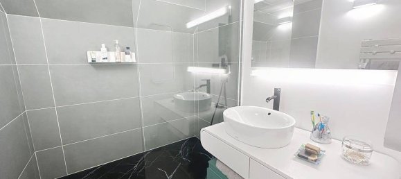 2 bedrooms Apartment in Avignon, France No. 360920 8