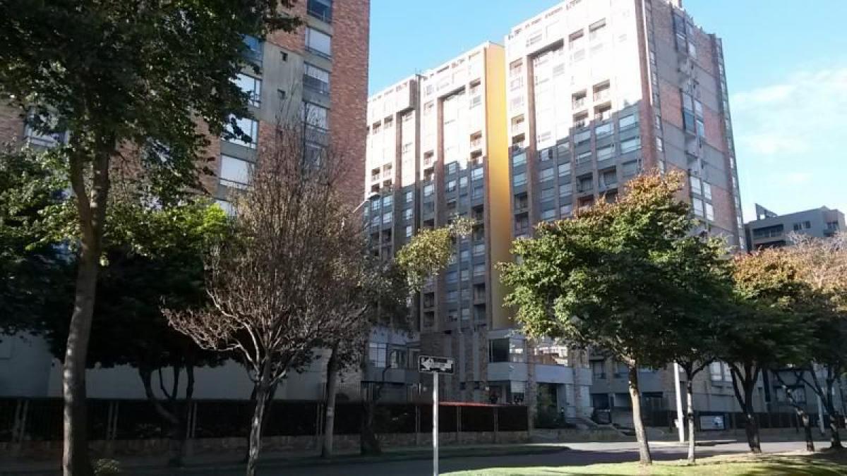Casa de 3 dormitorios en Bogotá, Colombia No. 12712