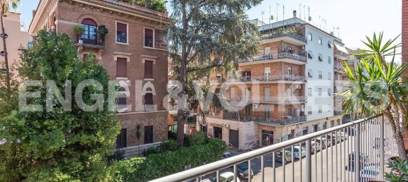 2 bedrooms Apartment in Rome, Italy No. 126285 9