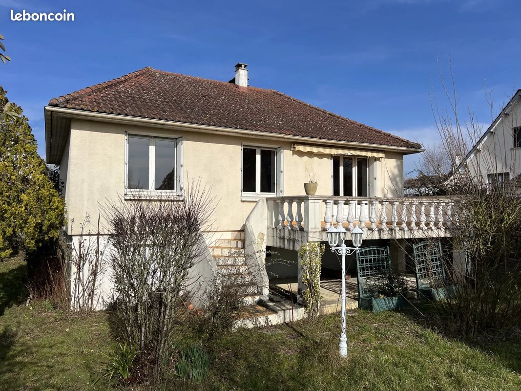 3 bedrooms House in Saint-Georges-sur-Baulche, France No. 264744