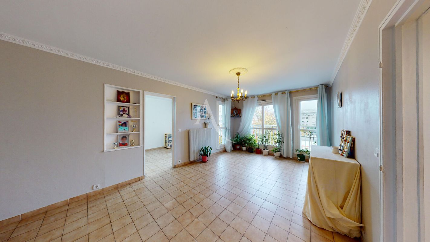 3 Schlafzimmer Wohnung in Villiers-sur-Marne, France, Nr. 169314