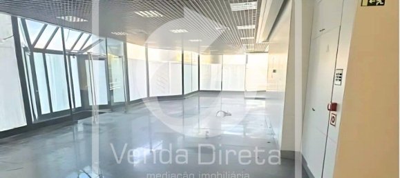 341m² Commercial property in Figueira da Foz, Portugal No. 252022 10