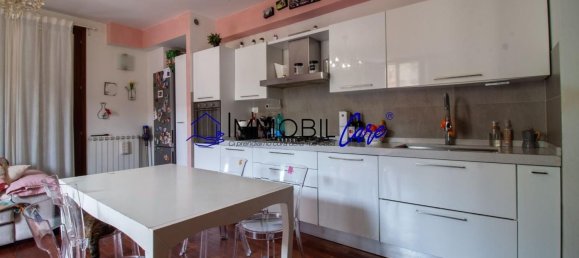 5 rooms Apartment in Livorno, Italy No. 170098 2