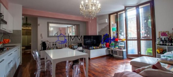5 rooms Apartment in Livorno, Italy No. 170098 5