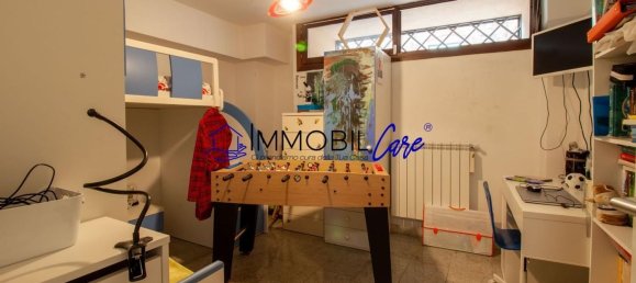 5 rooms Apartment in Livorno, Italy No. 170098 12