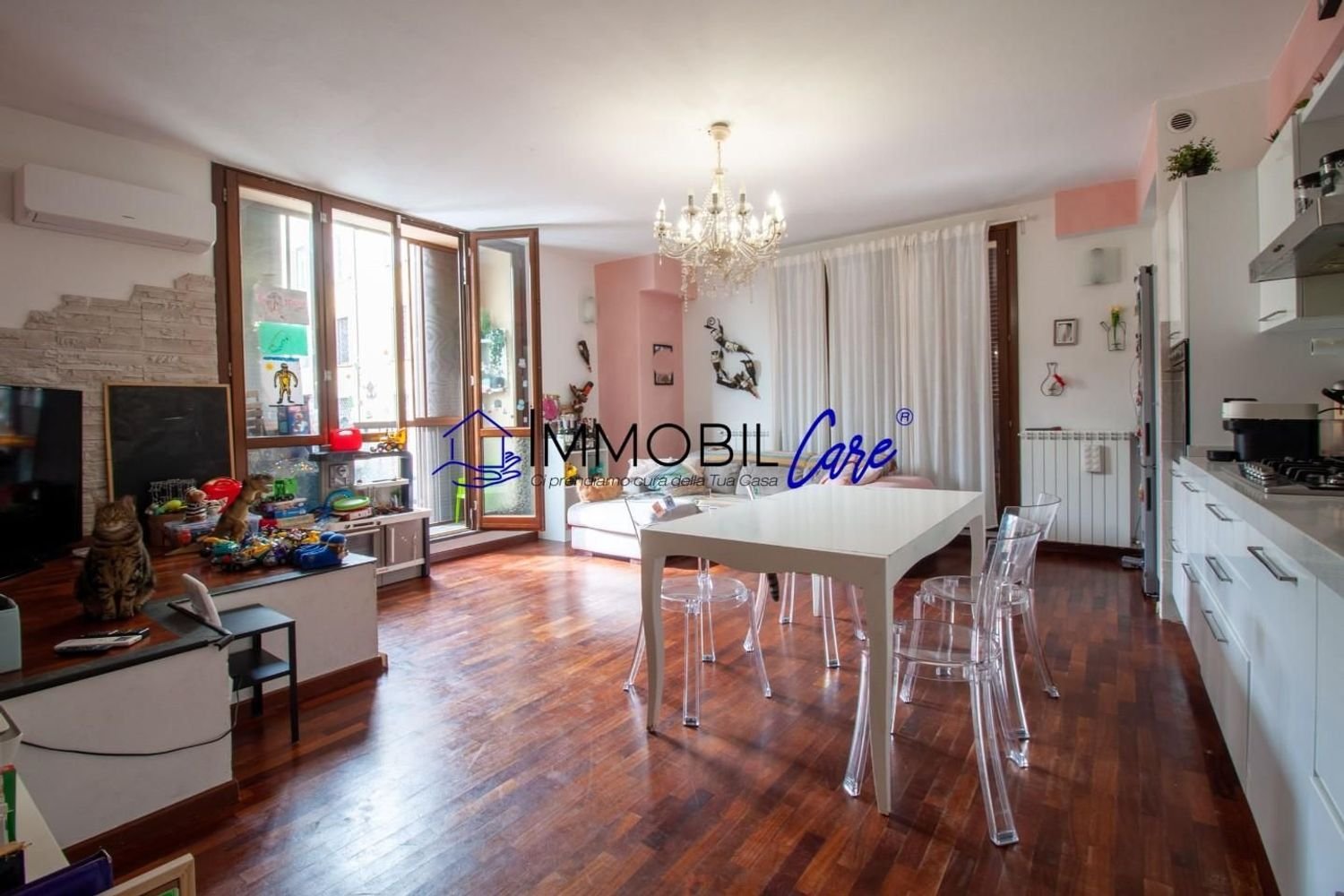 5 rooms Apartment in Livorno, Italy No. 170098