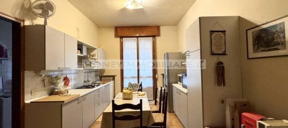 3 rooms Apartment in Fidenza, Italy No. 28535 8