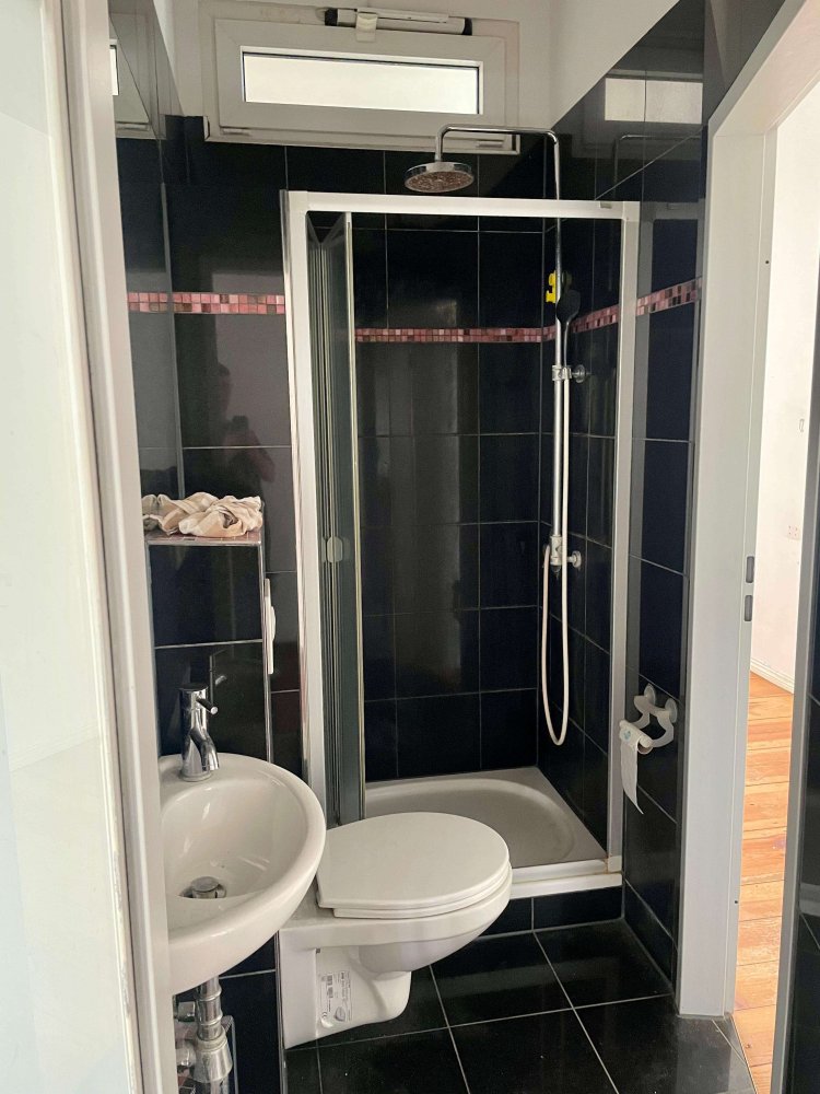 Квартира с 4 спальнями в Кройцберг, Германия № 361269