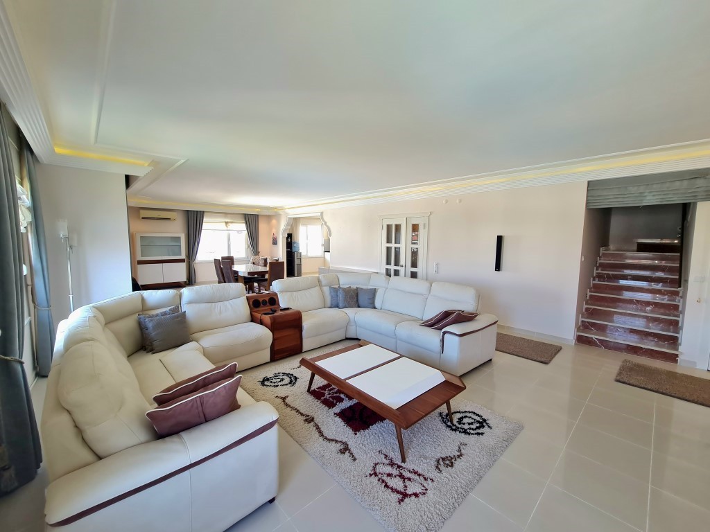 5 rooms Apartment in Oba, Turkey No. 21835