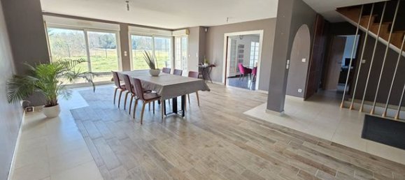 Дом с 5 спальнями в Вьярм, Франция № 360404 2