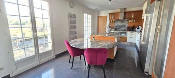 Дом с 5 спальнями в Вьярм, Франция № 360404 7