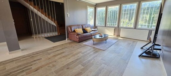 Дом с 5 спальнями в Вьярм, Франция № 360404 4