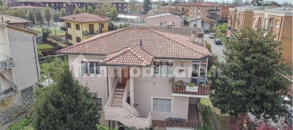4 bedrooms Villa in Brescia, Italy No. 6147 31