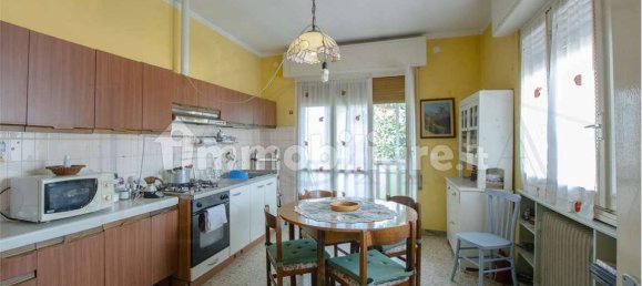 4 bedrooms Villa in Brescia, Italy No. 6147 13