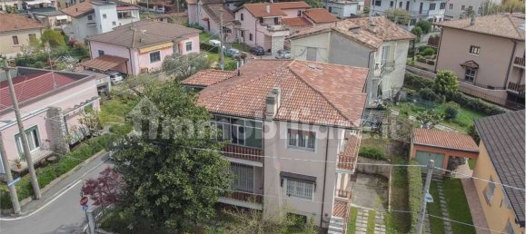4 bedrooms Villa in Brescia, Italy No. 6147 38