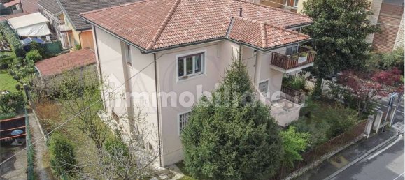 4 bedrooms Villa in Brescia, Italy No. 6147 32