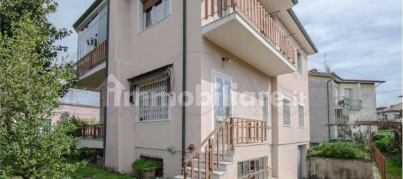 4 bedrooms Villa in Brescia, Italy No. 6147 6