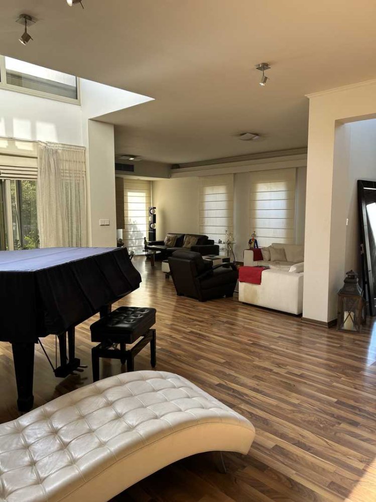 4 Schlafzimmer Gewerbliche Immobilie in Germasogeia, Cyprus, Nr. 19864