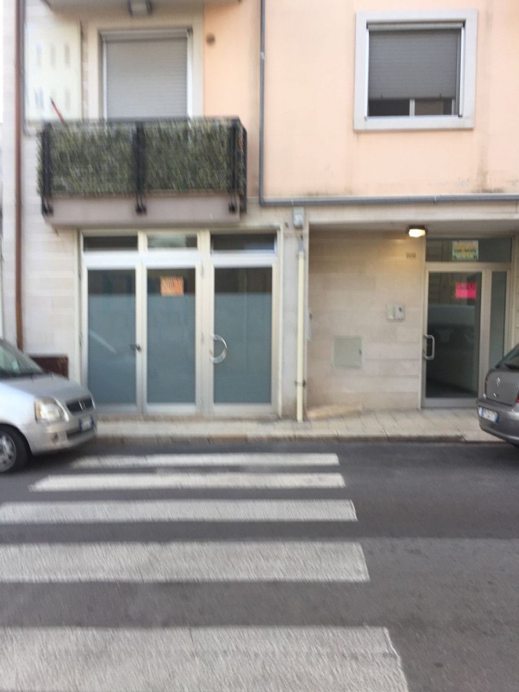 160m² Commercial property in Bari, Italy No. 254639