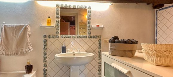 10 rooms Apartment in Lucca, Italy No. 269925 12