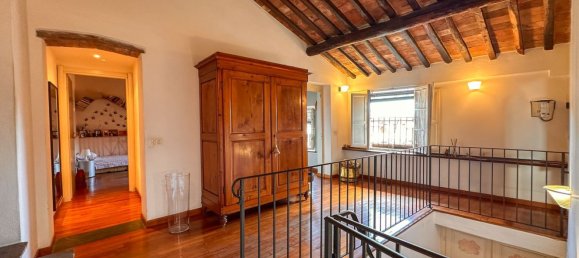10 rooms Apartment in Lucca, Italy No. 269925 9